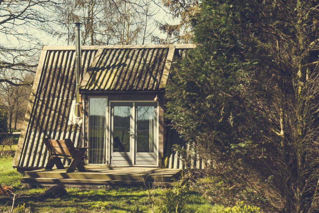 weekendje weg huisje natuurlijk drenthe vakantiehuisje huren in het bos tiny house vakantie met kinderen